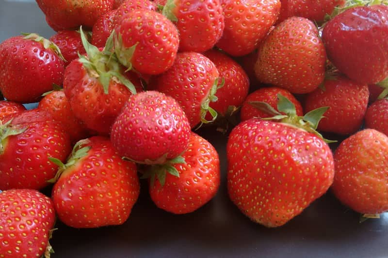 Couscoussalat mit Erdbeeren